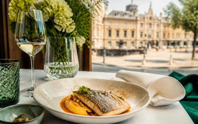 un cadru editorial despre ospitalitate, atmosferă și ingrediente pentru profilul Restaurant Prestij din Ploiești