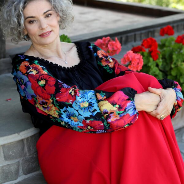 Bluza Ie Stilizata De Oras Cu Motive Florale Romanesti - IIANA