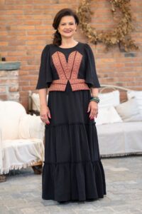 Rochie lungă neagră din muselină și jacquard etnic țesut