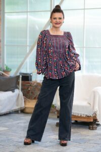 Bluza Sânziana din viscoză imprimată digital cu motive geometrice și florale
