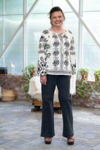 Bluza din in imprimat digital cu motive florale stilizate