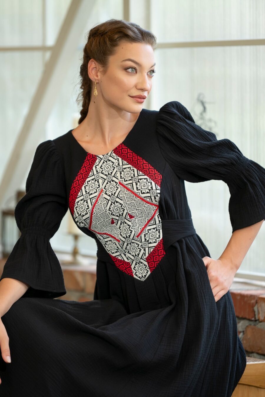 Rochia etno din muselină neagră și corset românesc din jacquard tradițional - IIANA