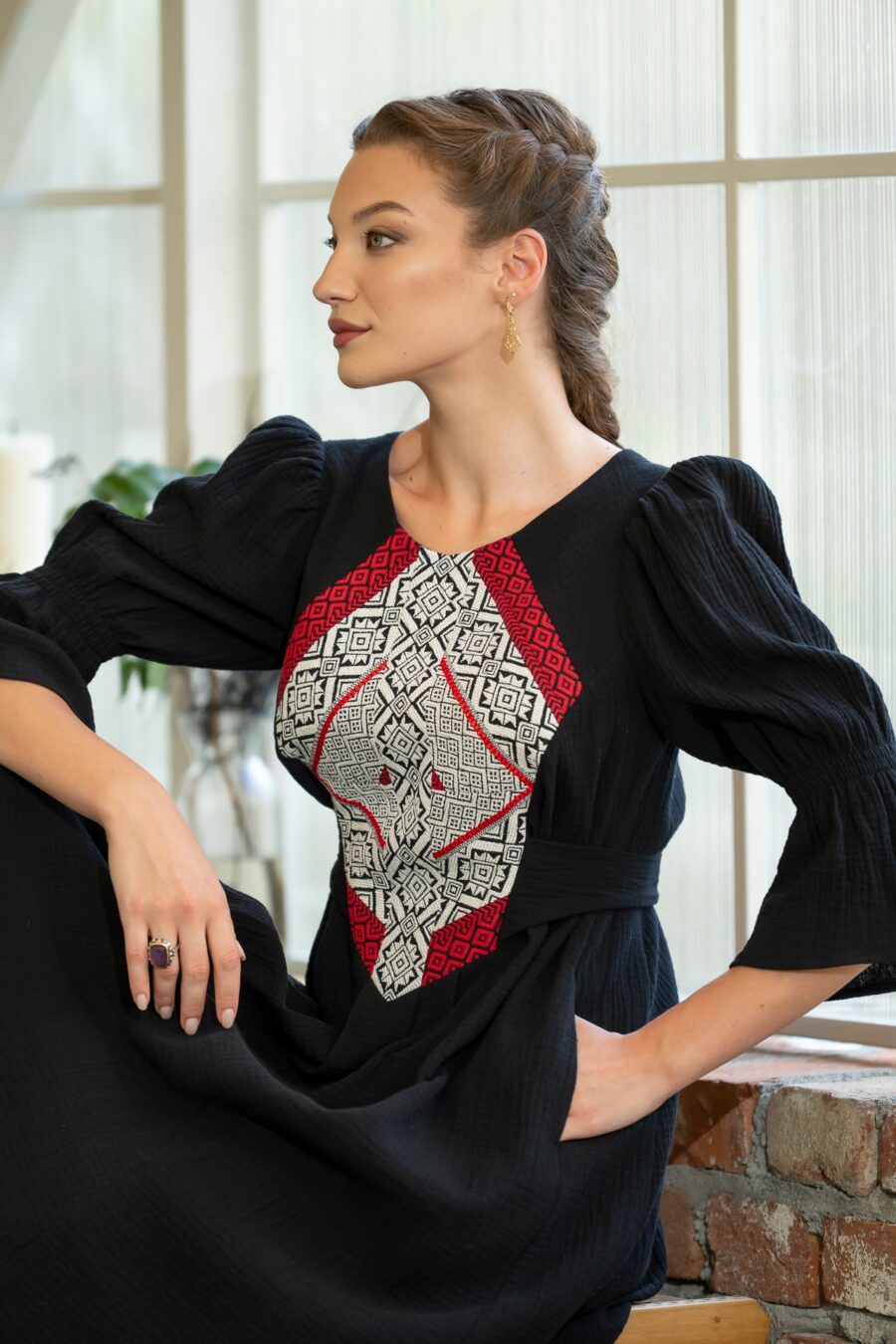 Rochia etno din muselină neagră și corset românesc din jacquard tradițional - IIANA
