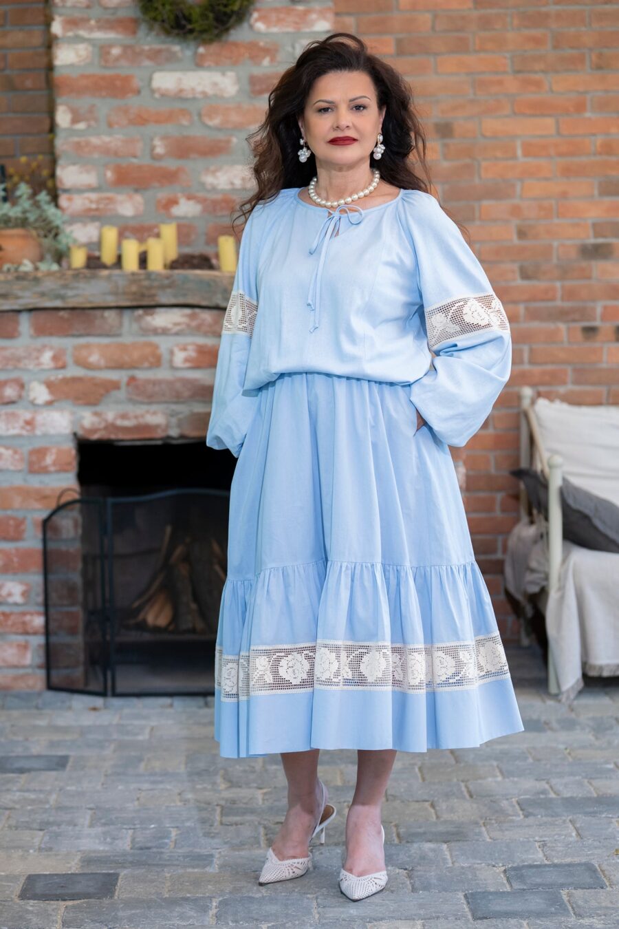 Fusta bleu din batist de bumbac și dantelă românească tradițională crem - IIANA