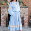 Fusta bleu din batist de bumbac și dantelă românească tradițională crem - IIANA
