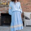 Fusta bleu din batist de bumbac și dantelă românească tradițională crem - IIANA