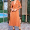 Rochia Kira din tricot cărămiziu cu nasturi tip perlă - IIANA
