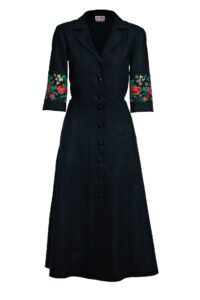 Rochia în clini neagră din in cu broderie florală țesută