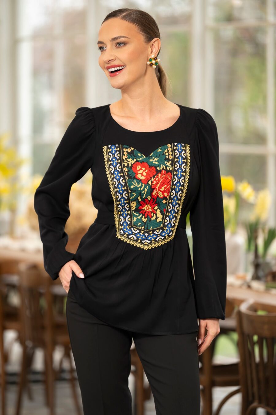 Bluza românească  cu corset din jacquard țesut cu motive florale și geometrice - IIANA