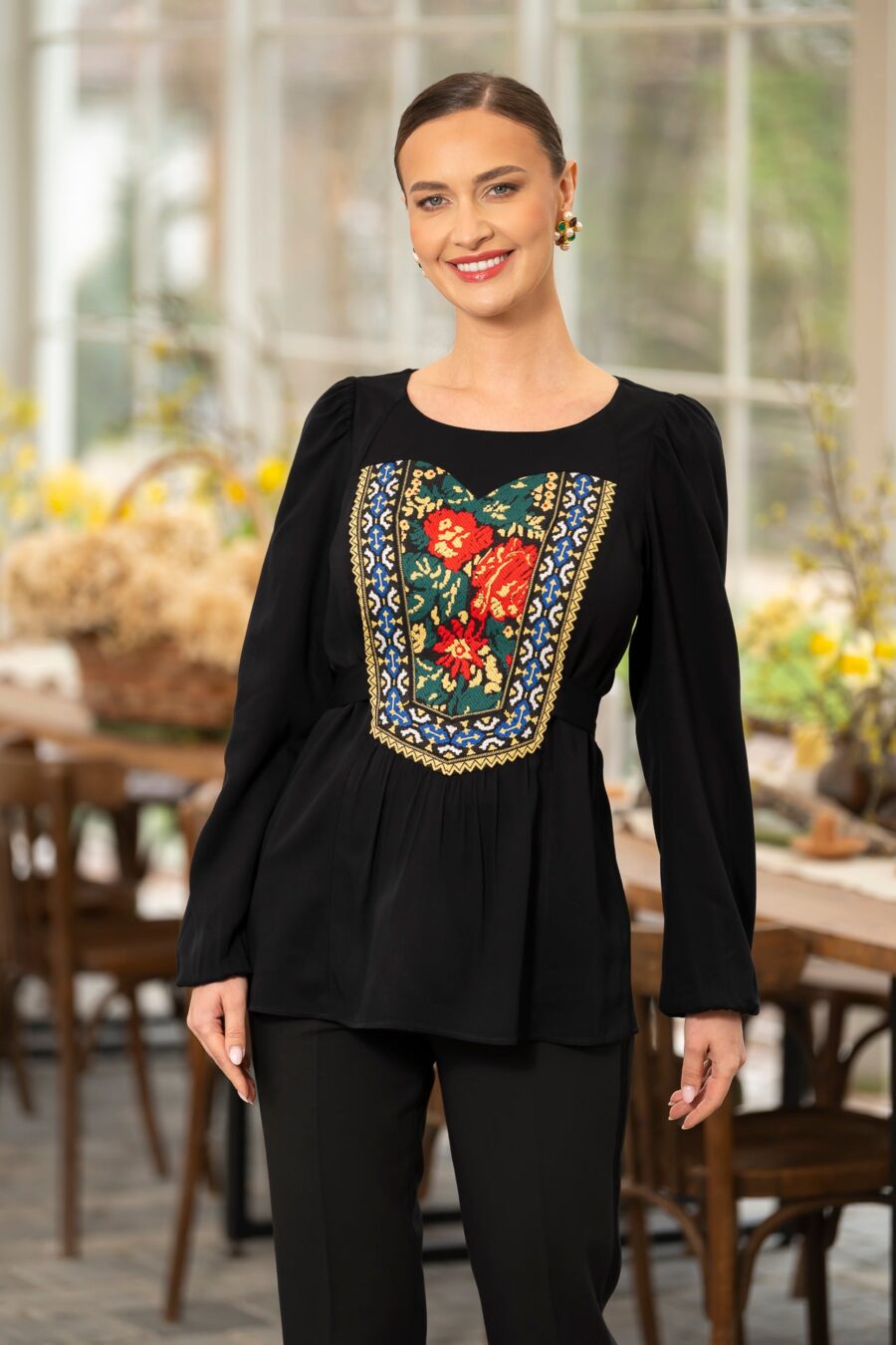 Bluza românească  cu corset din jacquard țesut cu motive florale și geometrice - IIANA