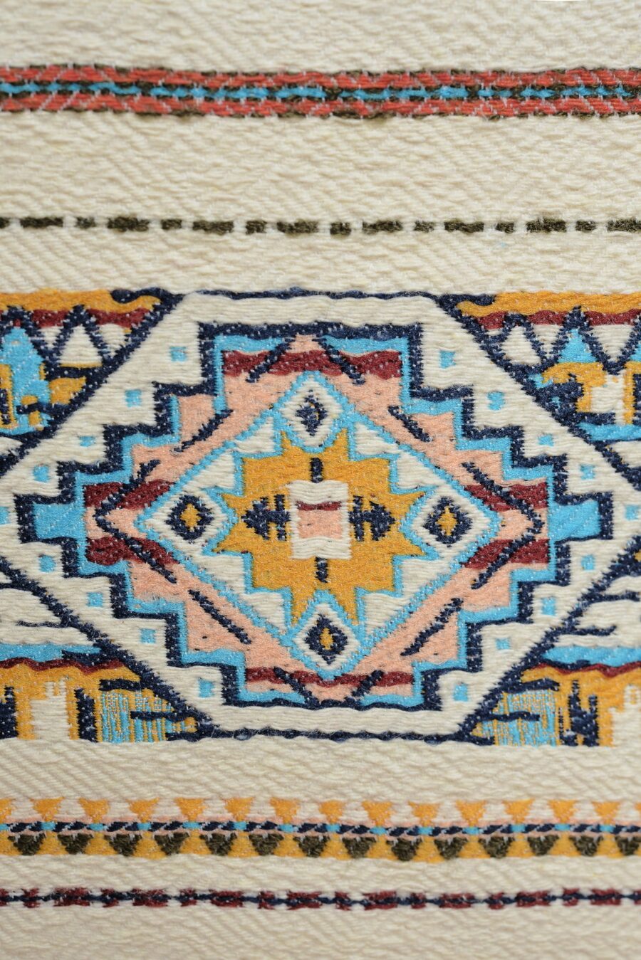 Cămașa albă din poplin cu jacquard etnic țesut cu motive tradiționale - IIANA