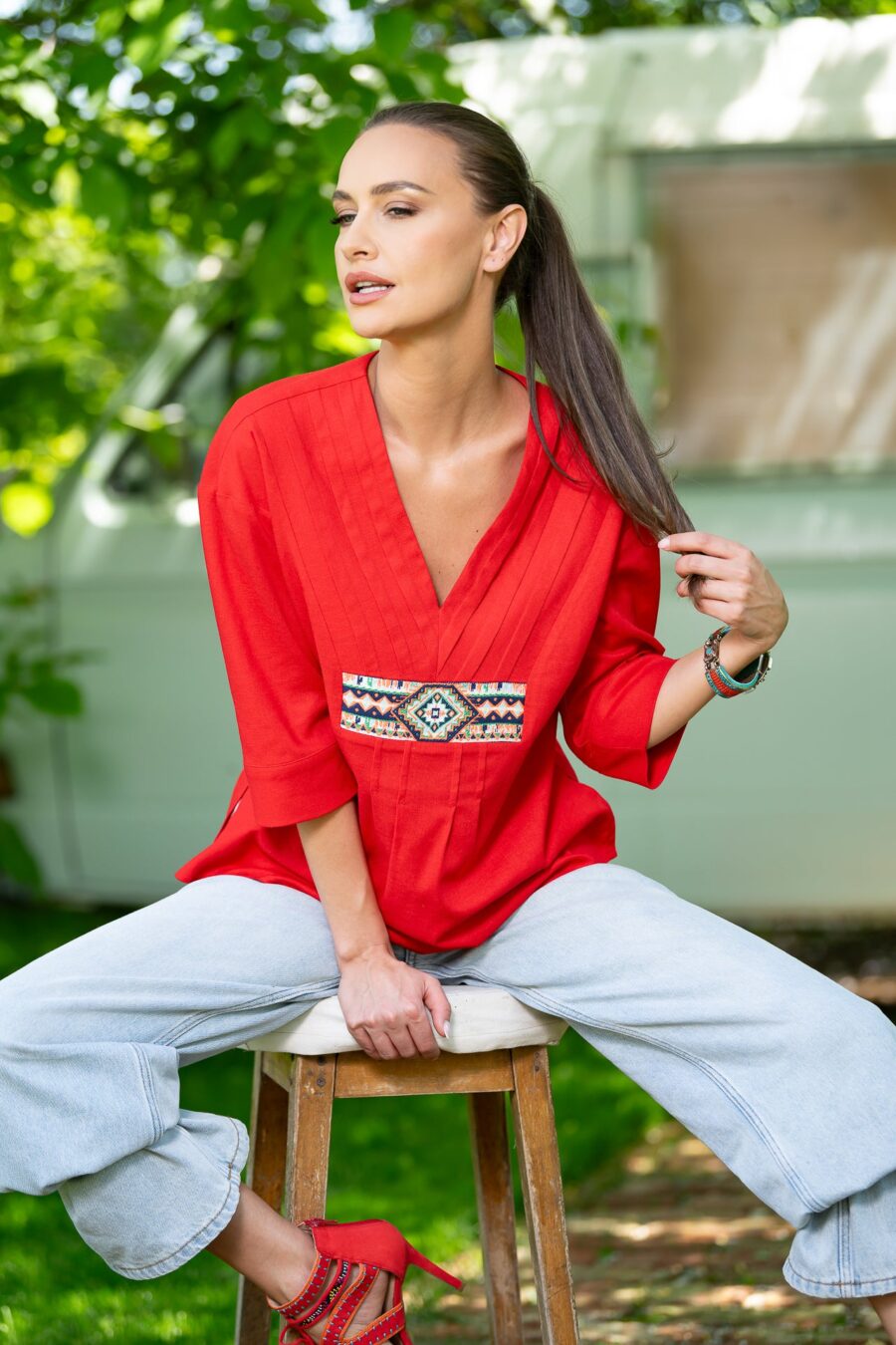 Bluză roșie din in și jacquard etnic țesut - IIANA
