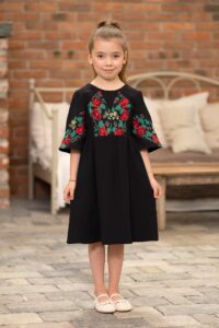 Rochita neagra pentru fetite cu motive traditionale Divna 4-7 ani