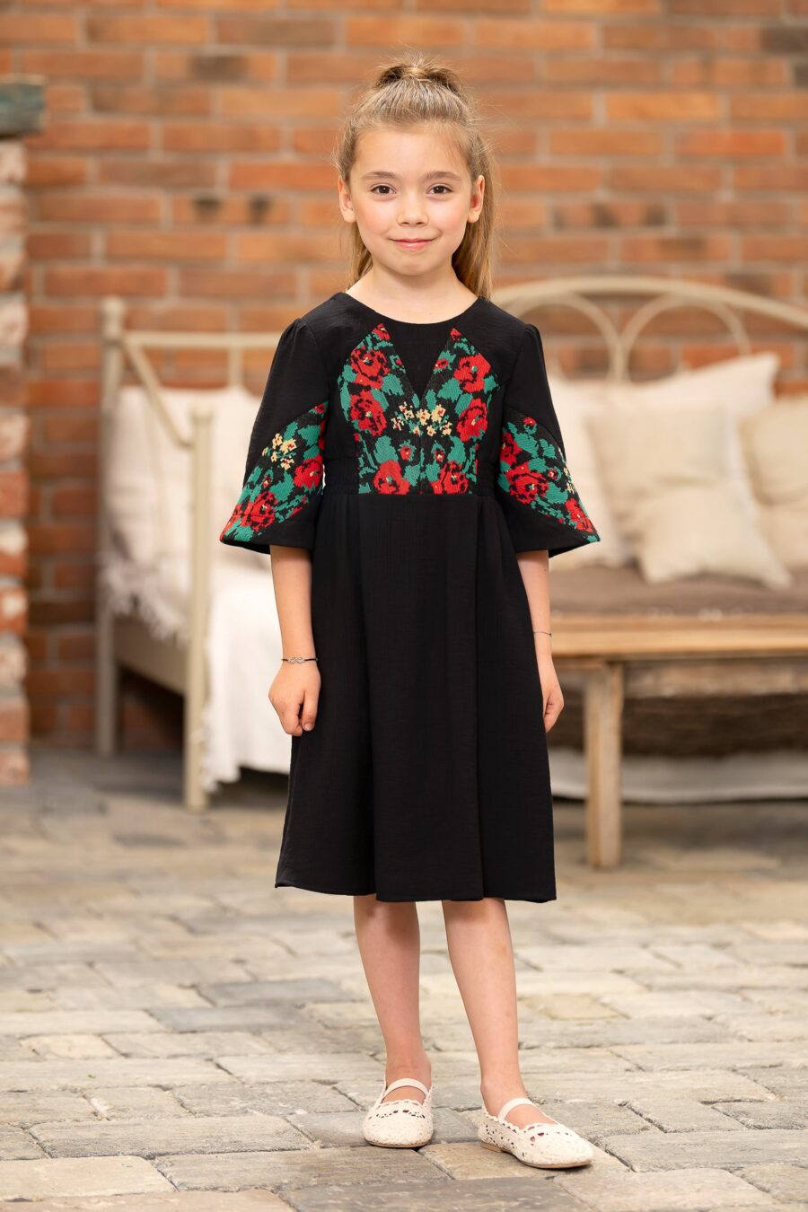 Rochita neagra pentru fetite cu motive traditionale Divna 8-11 ani - IIANA