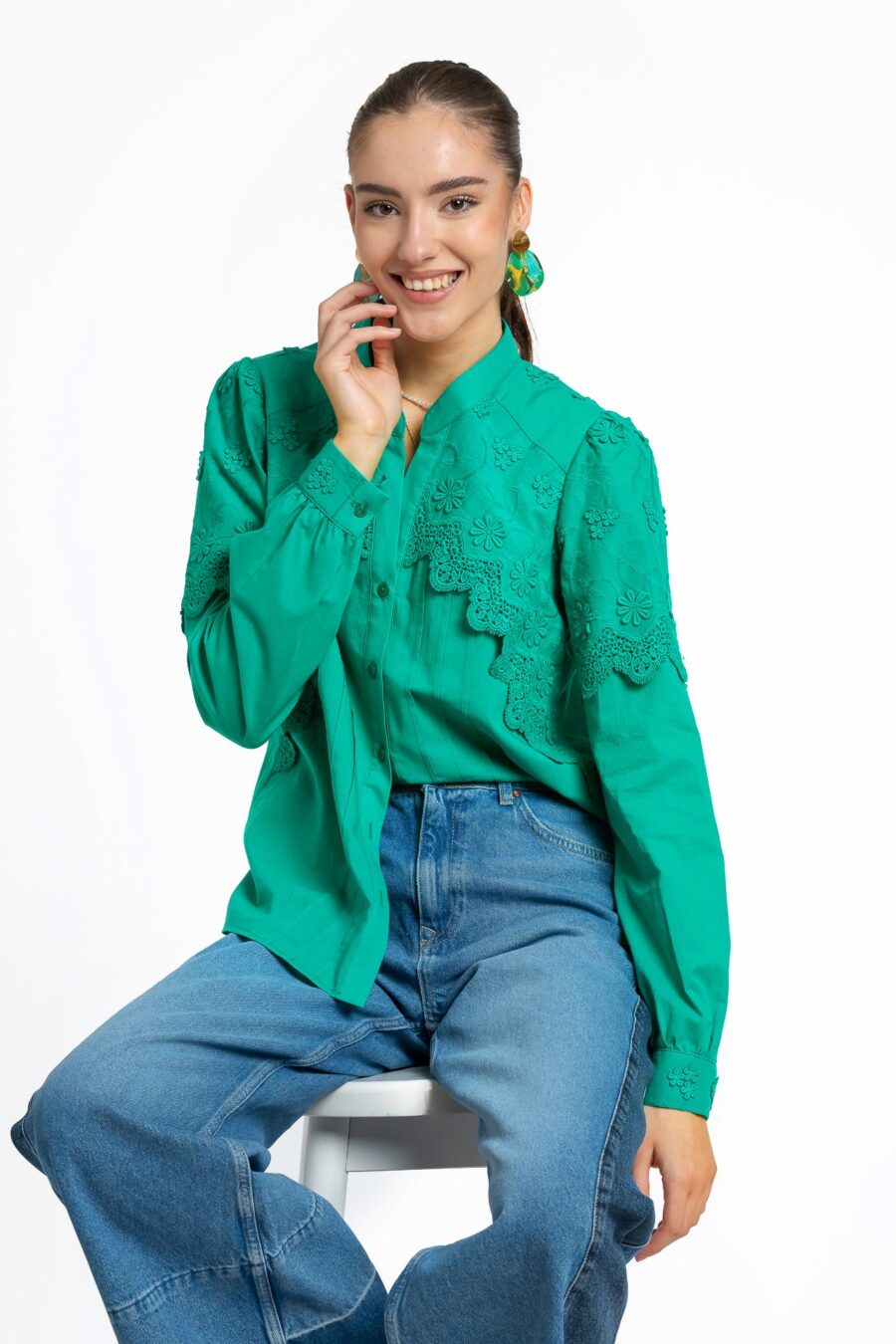 Camașa verde din batist de bumbac și broderie tridimensională - IIANA