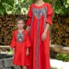 Rochiță pentru fetițe Minodora din pânză topită roșie cu jacquard etnic țesut 4-7 ani - IIANA