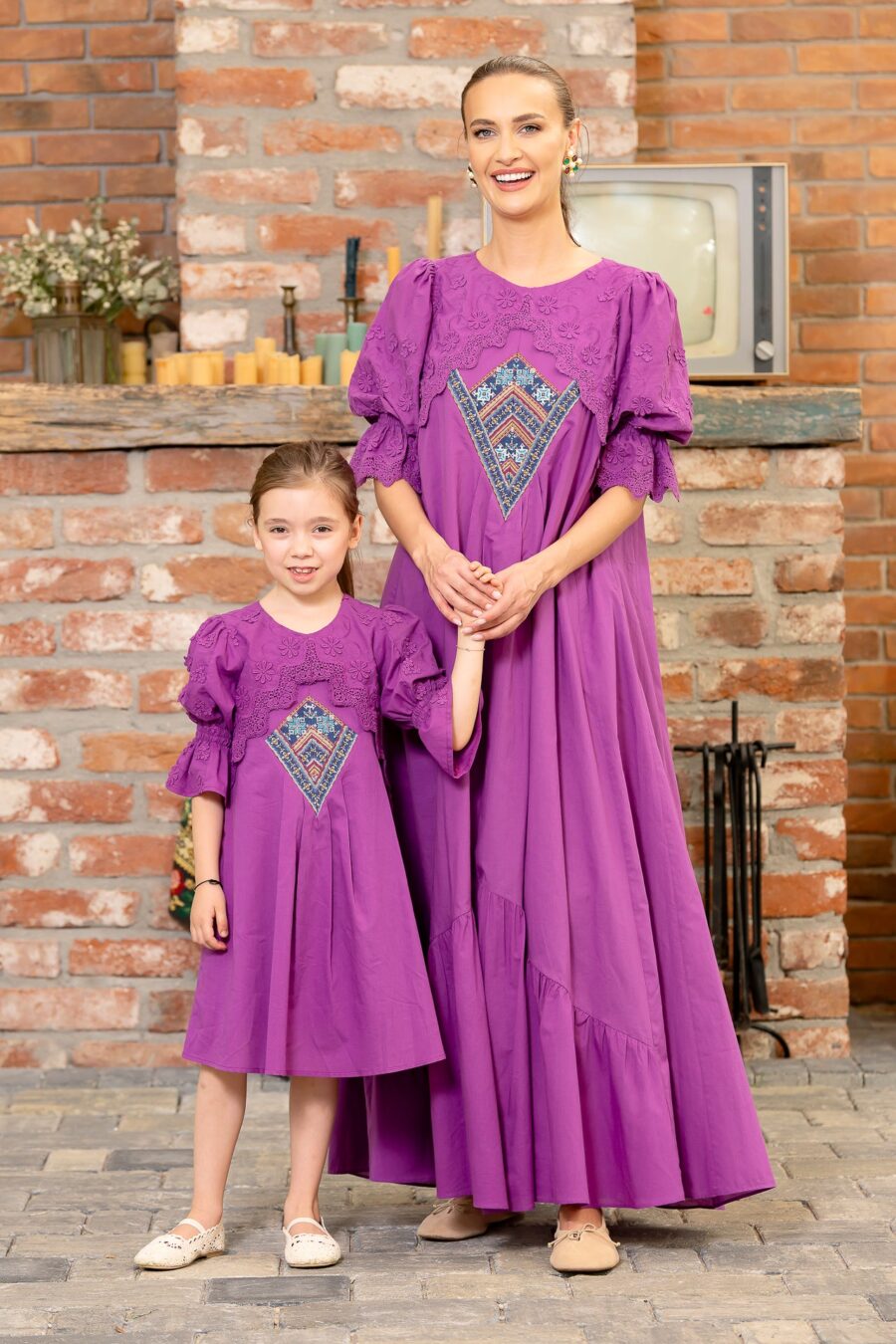 Rochia lungă violet din batist cu jacquard etnic și broderie tridimensională - IIANA