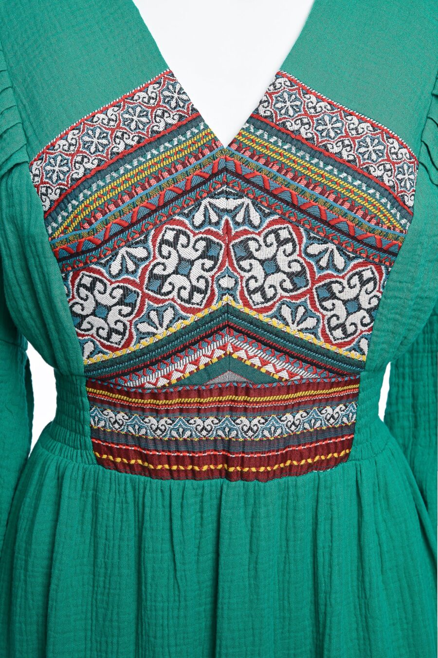 Rochia de horă din pânză topită verde cu jacquard etnic țesut - IIANA