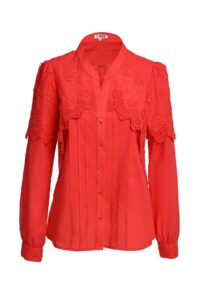 Cămașa roșie din batist de bumbac și broderie tridimensională