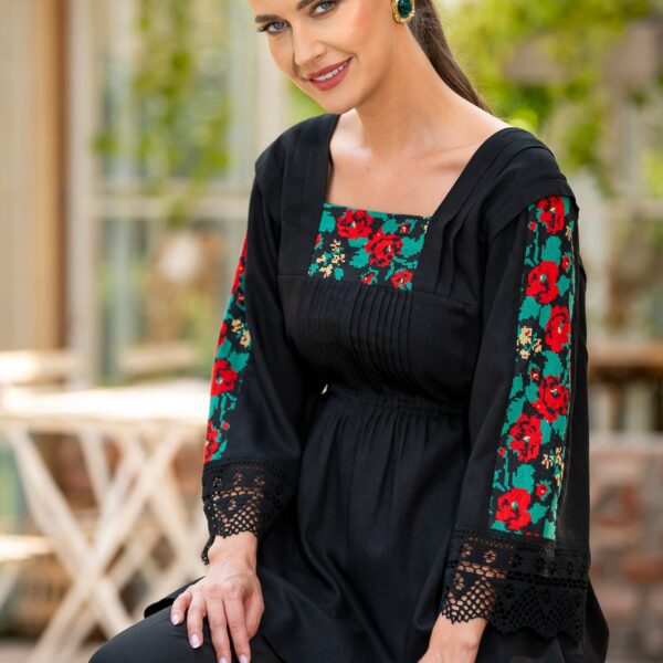 Bluză stilizată din in cu dantelă tradițională și jacquard țesut - IIANA