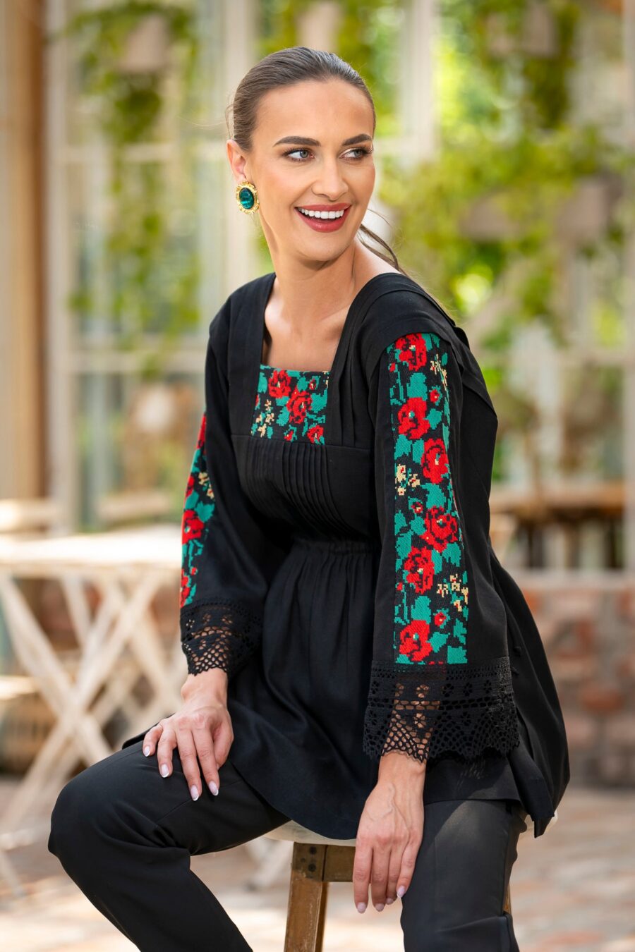 Bluză stilizată din in cu dantelă tradițională și jacquard țesut - IIANA