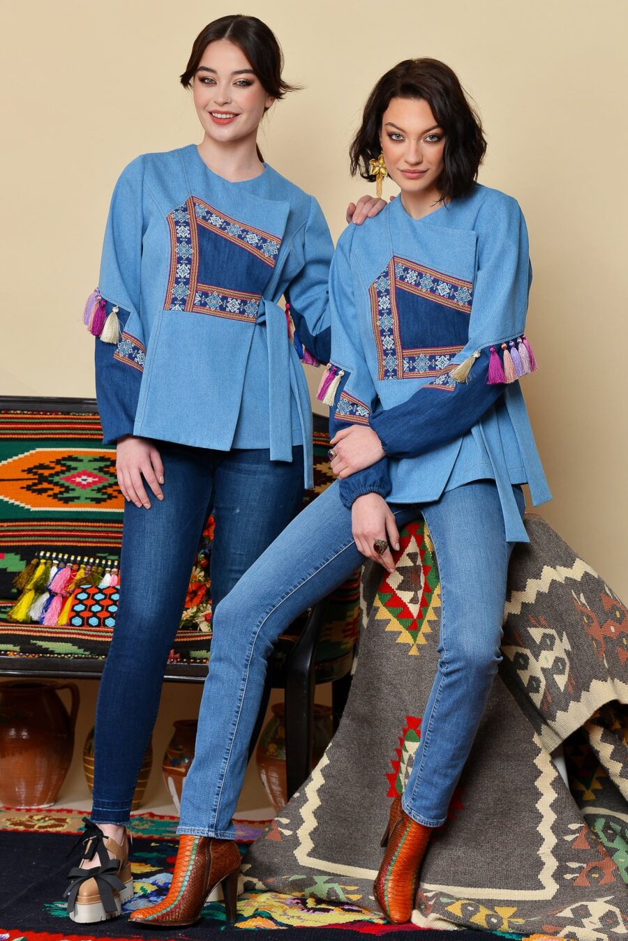 Jacheta din Denim cu Ciucuri de Matase si Jacquard Etnic - IIANA
