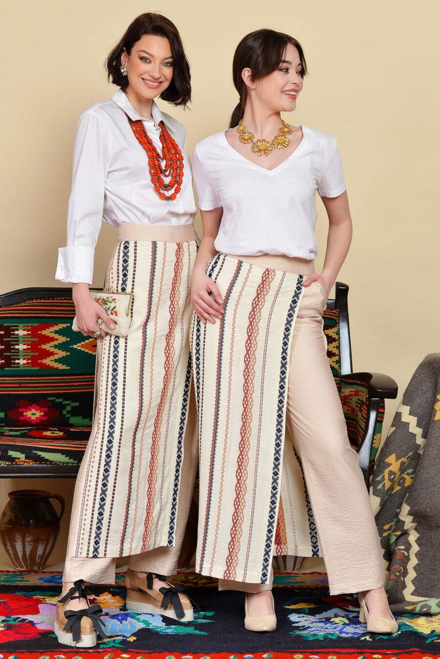Pantaloni Crem cu Oprege - IIANA