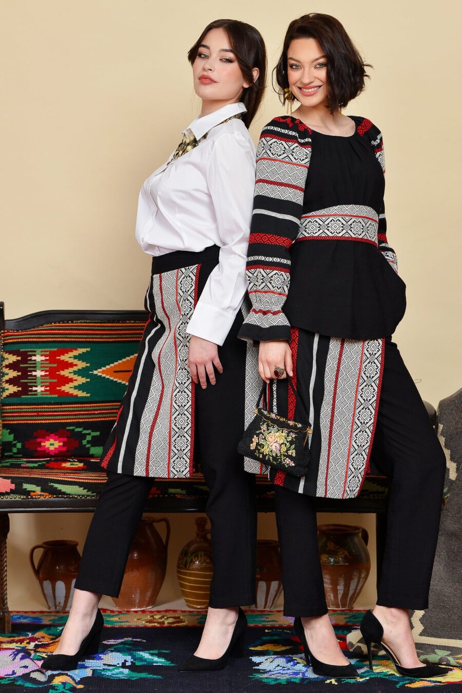 Pantaloni Negri cu Oprege - IIANA