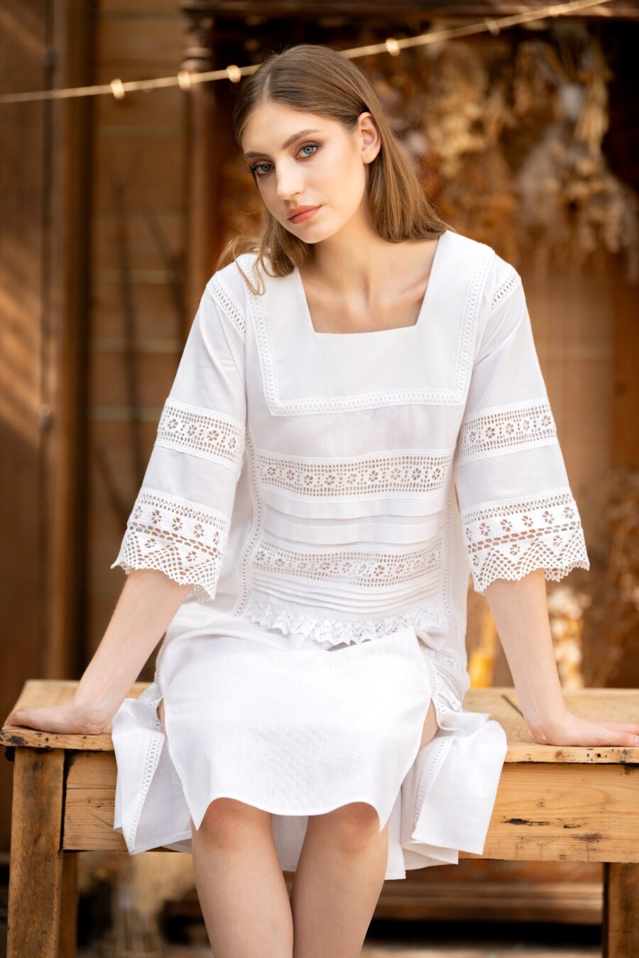 Rochie Alba Din In Si Dantela Traditionala - IIANA