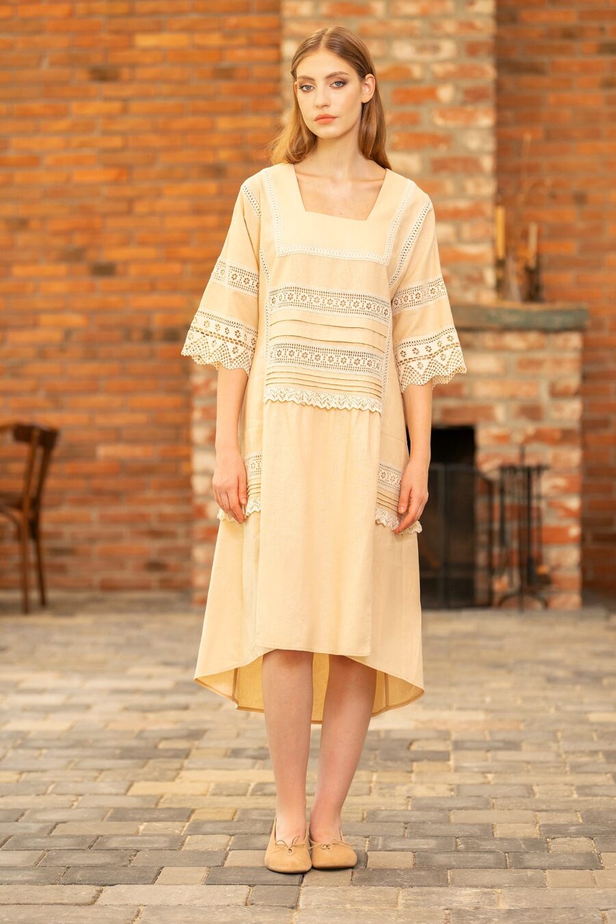 Rochie Crem Din In Si Dantela Traditionala - IIANA