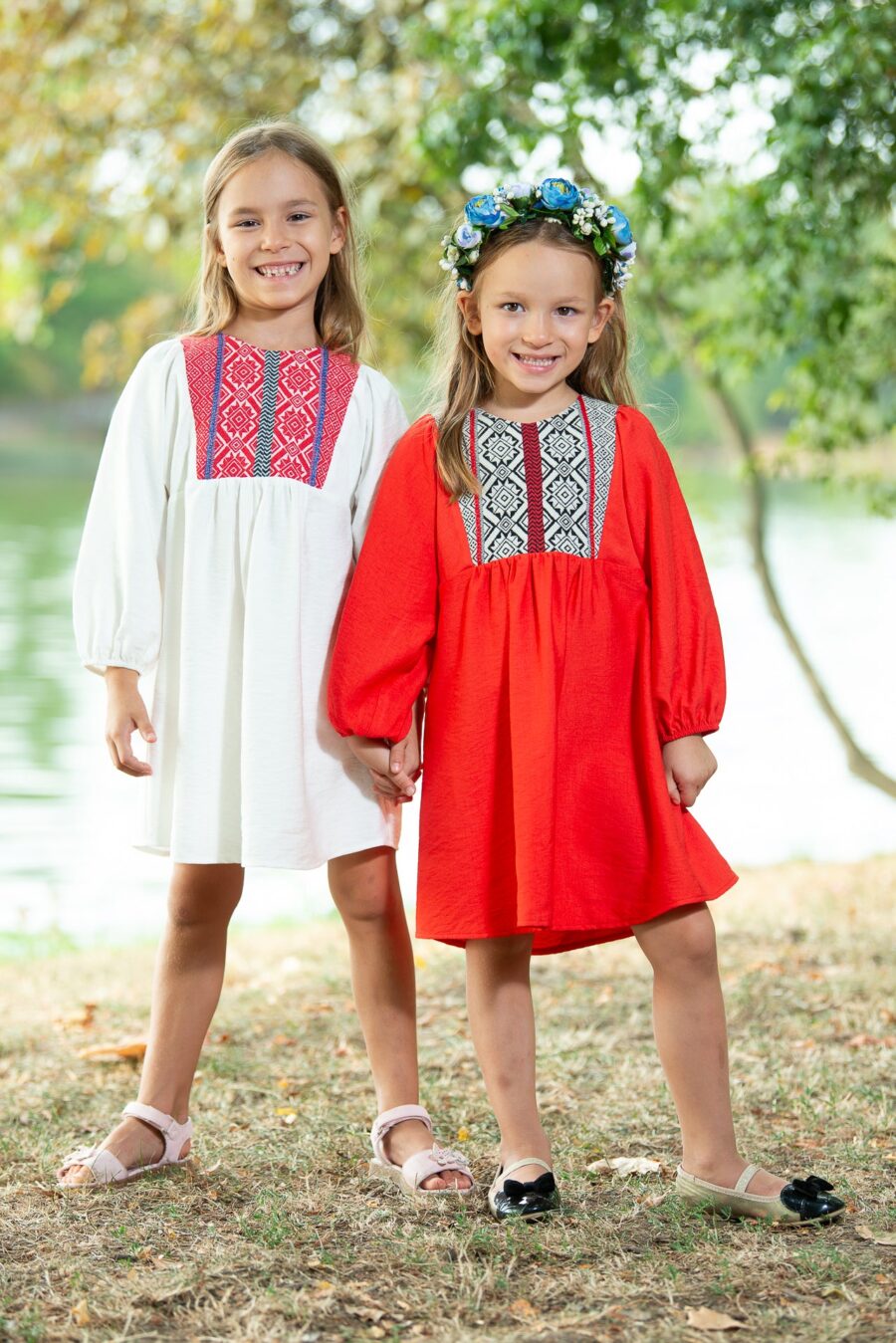 Rochita traditionala Marta de fetite 9 luni - 7 ani - IIANA