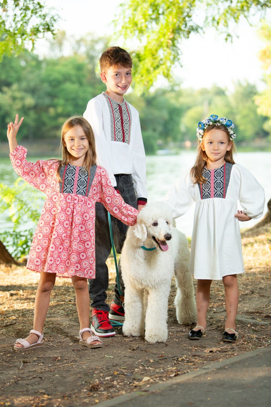 Rochita traditionala fetite Roata Norocului 8 - 15 ani - IIANA