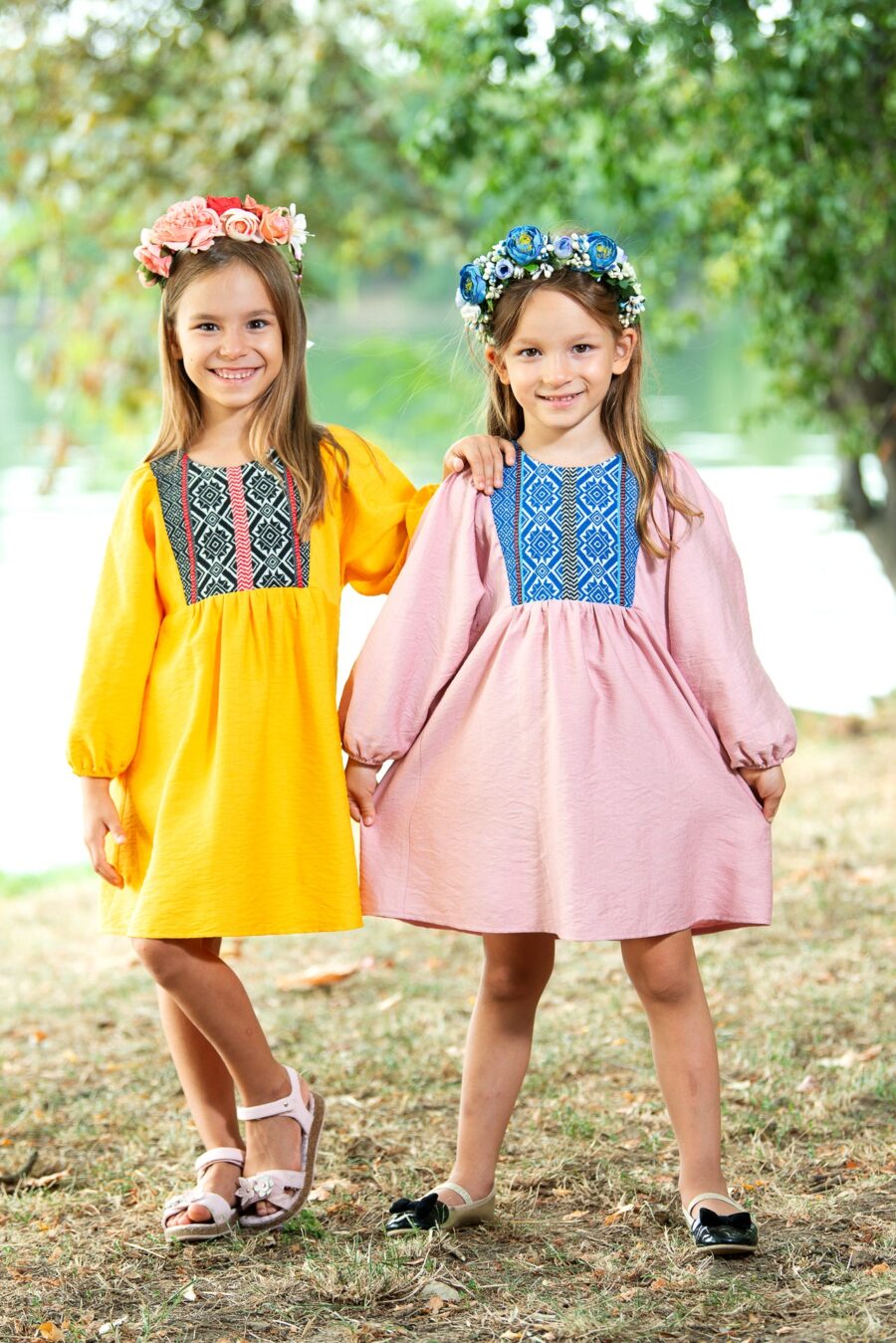 Rochita traditionala fetite roz Maria 9 luni - 7 ani - IIANA