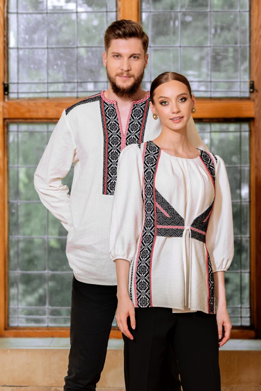 Bluza alba cu pieptar tesut negru - IIANA