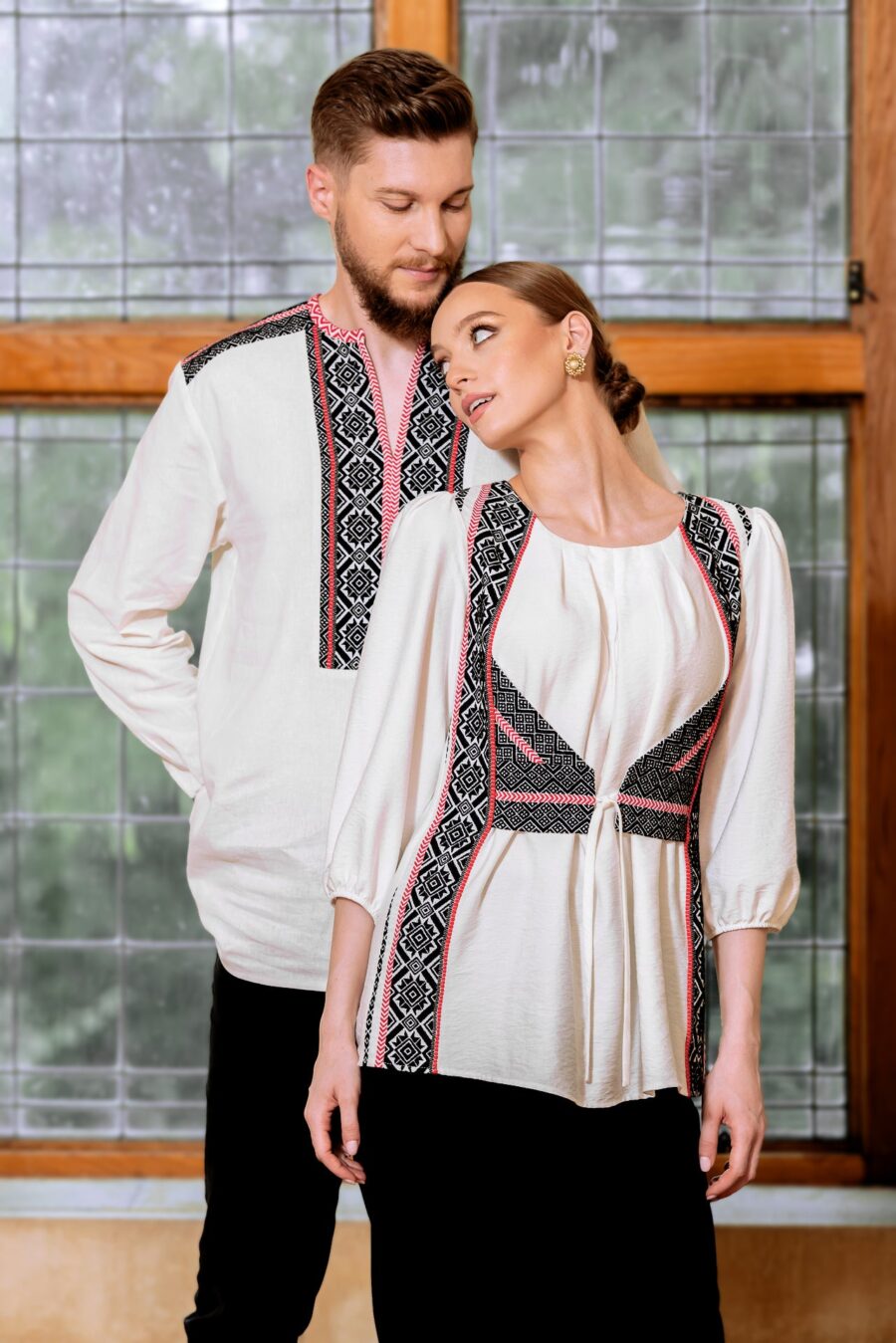 Bluza alba cu pieptar tesut negru - IIANA