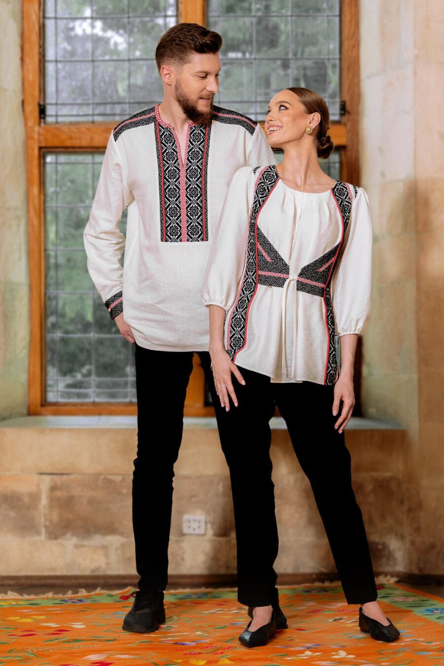 Bluza alba cu pieptar tesut negru - IIANA