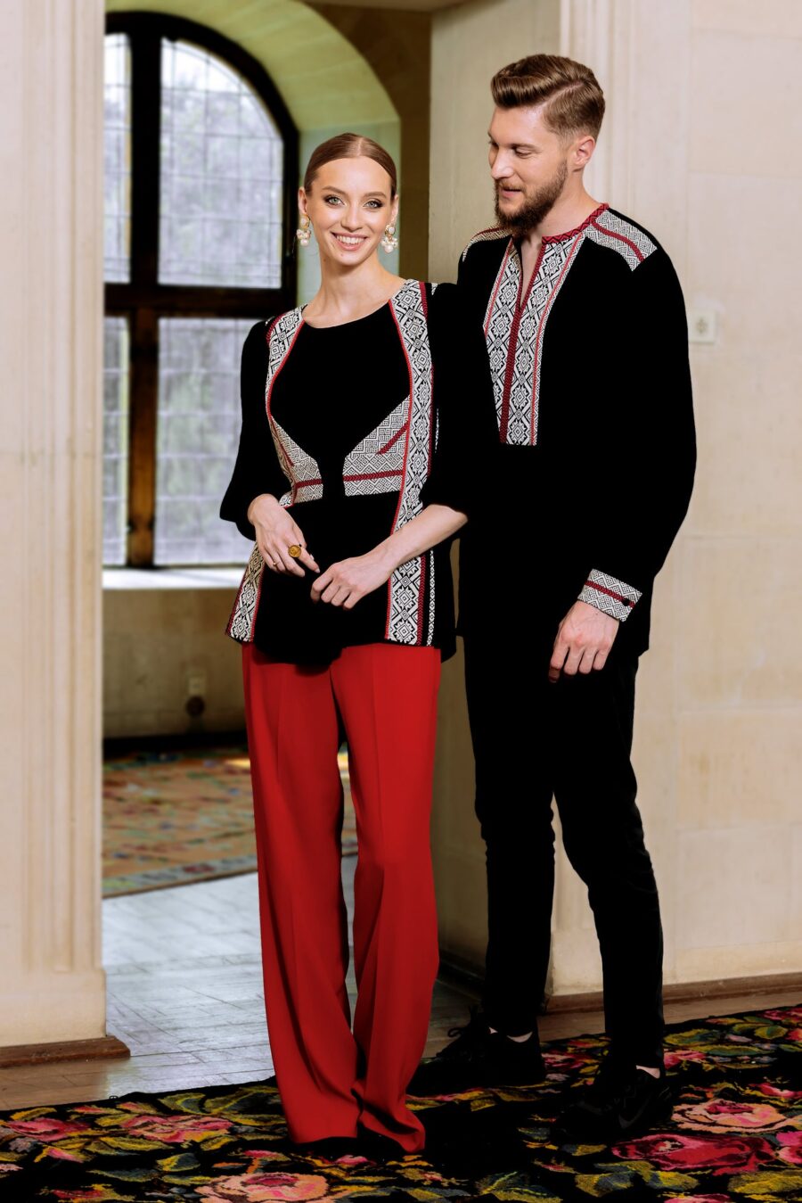 Bluza neagra cu pieptar tesut alba - IIANA