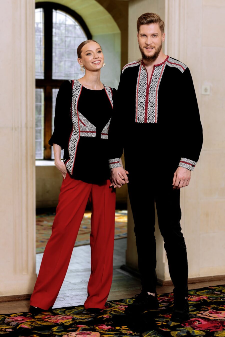 Bluza neagra cu pieptar tesut alba - IIANA