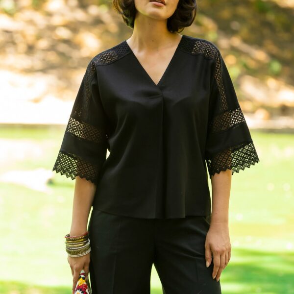 Bluza chimono neagra cu dantela traditionala - IIANA