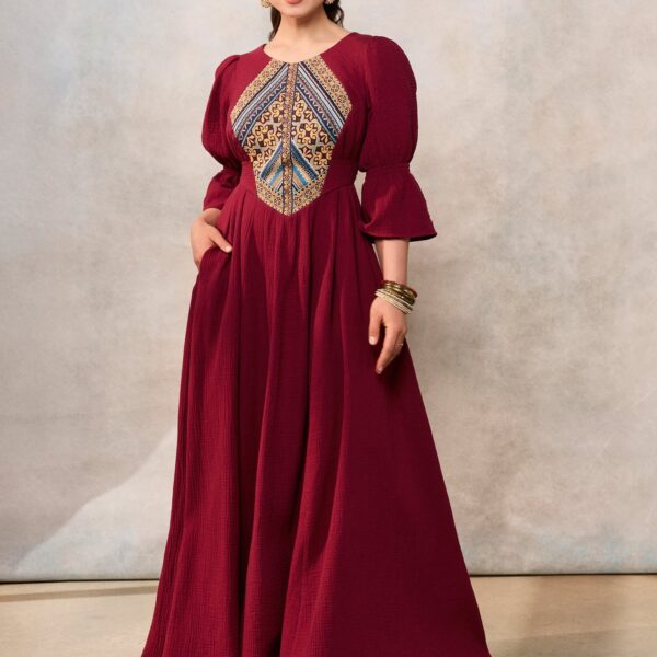 Rochia etno din muselină burgundi și corset românesc din jacquard țesut - IIANA