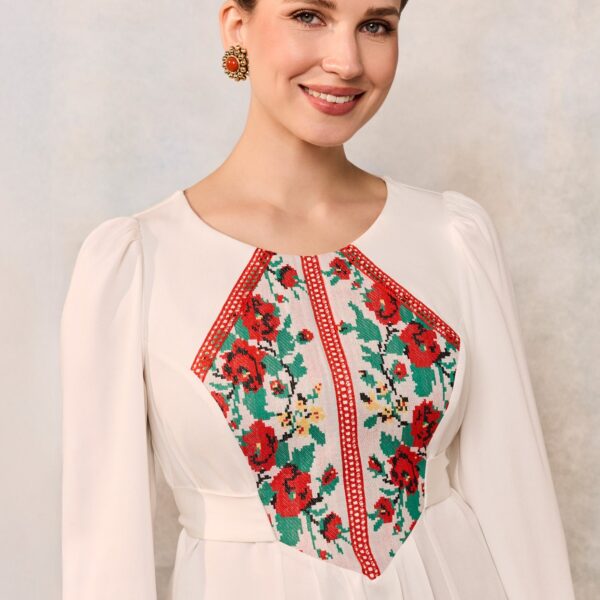 Bluza etno din viscoză albă și corset românesc din jacquard și dantelă tradițională - IIANA