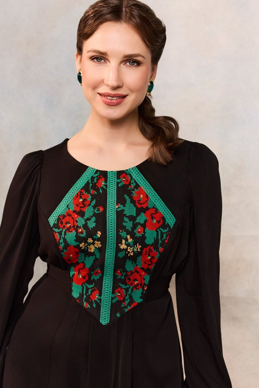 Bluza etno din viscoză neagră și corset românesc din jacquard și dantelă tradițională - IIANA