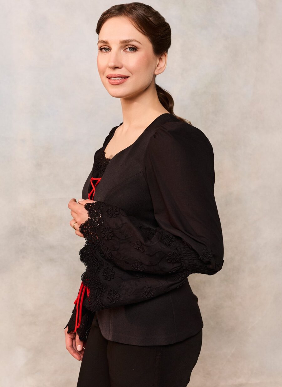 Bluza neagră brodată Rococo - IIANA