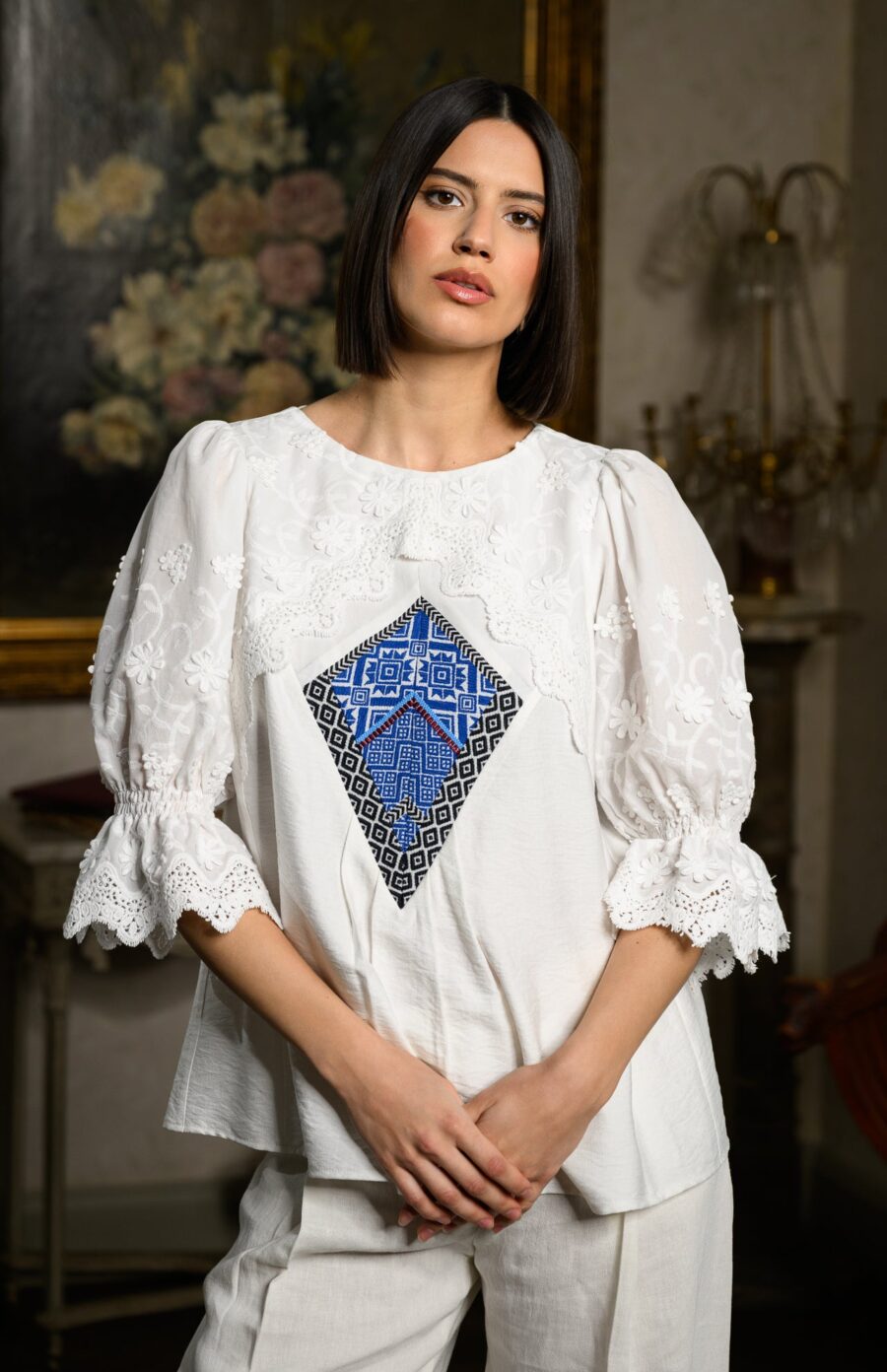 Bluză tradițională stilizată cu broderie tridimensională și jacquard etnic - IIANA