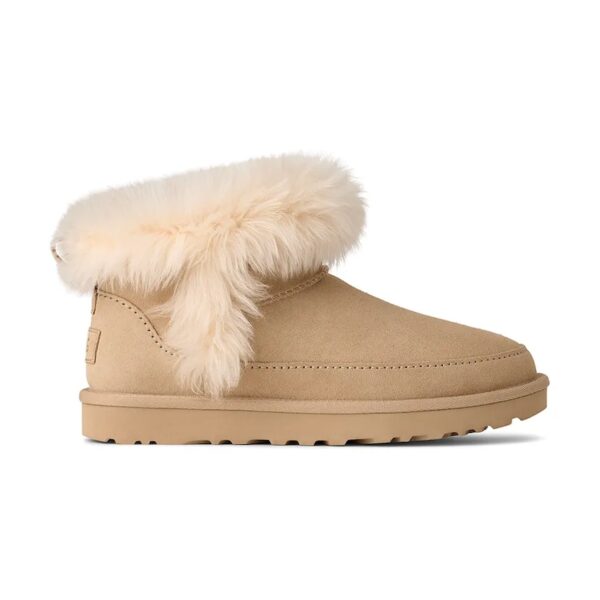 UGG cizme de zăpadă din piele întoarsă Classic Ultra Mini Chalet