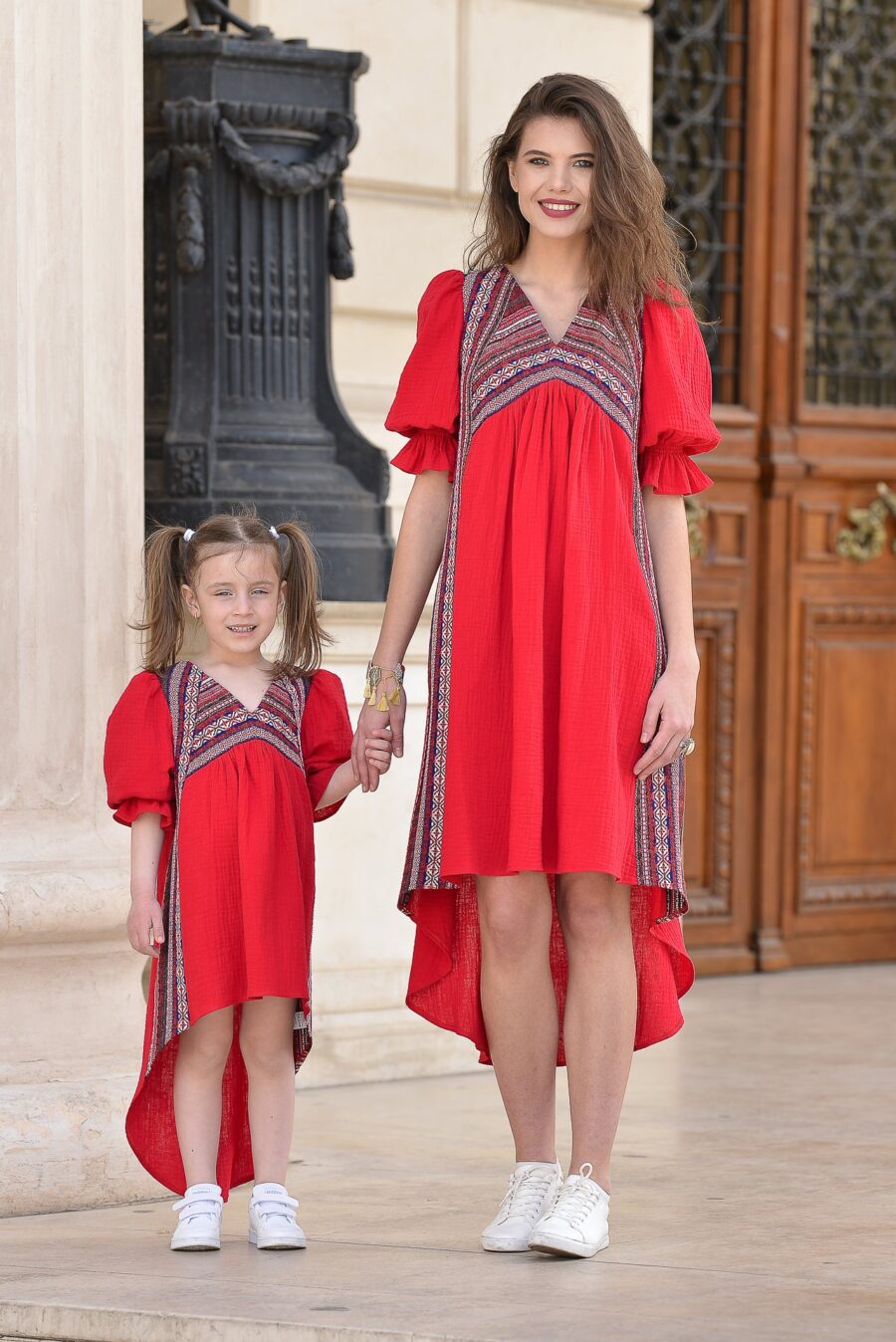 Rochita traditionala fetite Rosie Agata 8 - 15 ani - IIANA