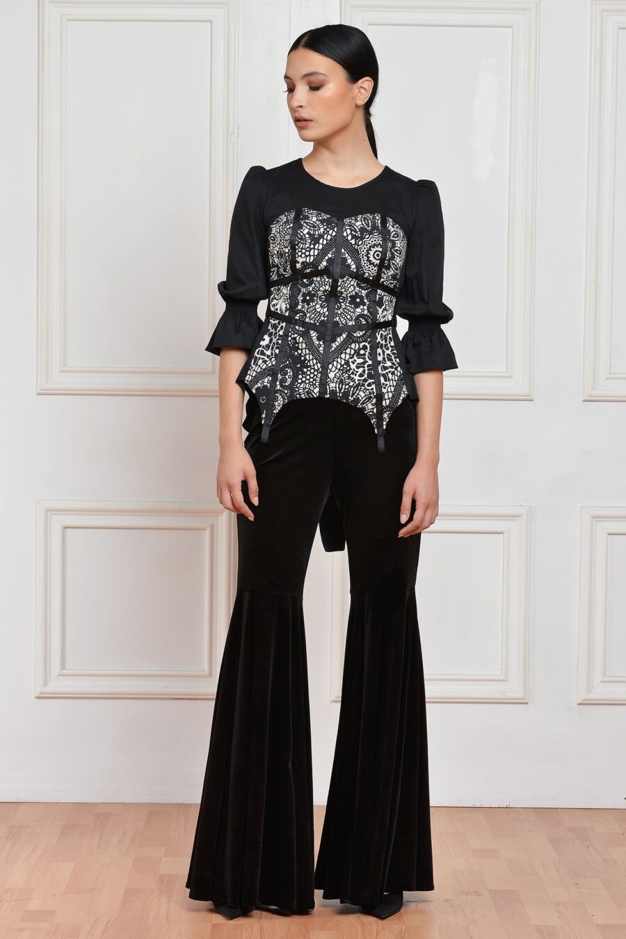 Bluza Neagra cu Corset Laseta - IIANA