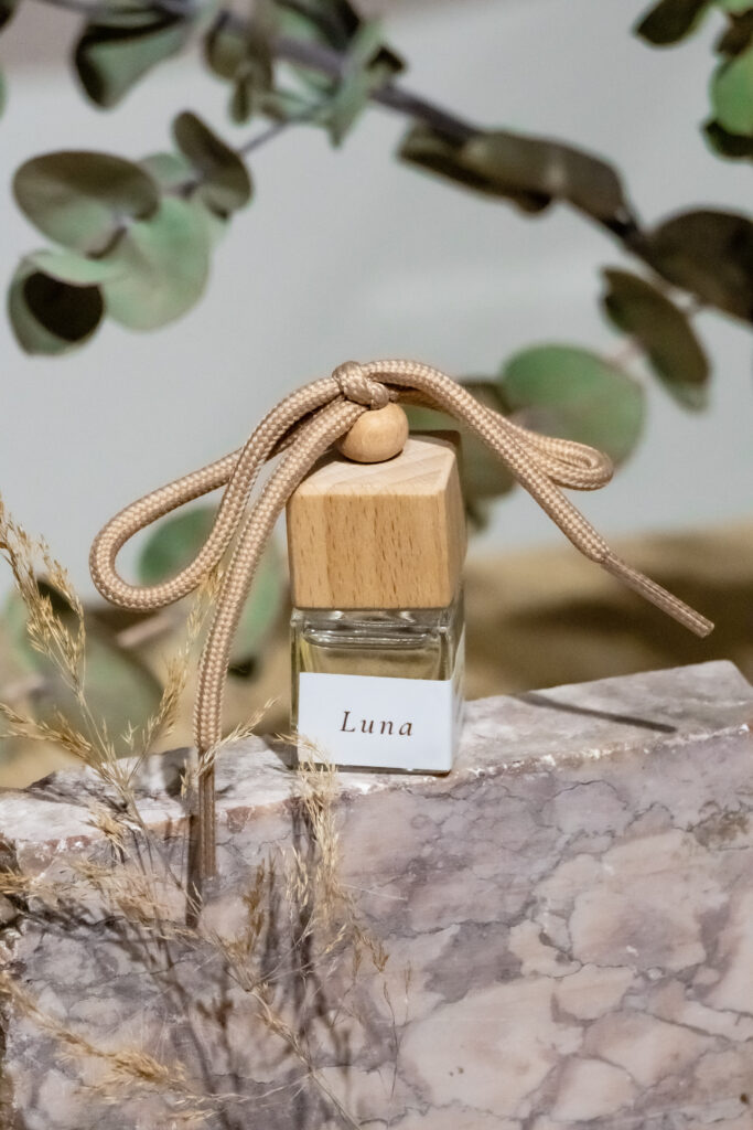 Exemplu din categoria Parfumuri auto: Parfum de mașină Numinos - Luna